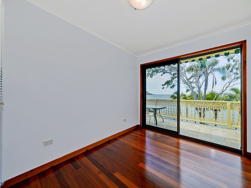 18 Whytecliffe Parade, Woody Point QLD 4019