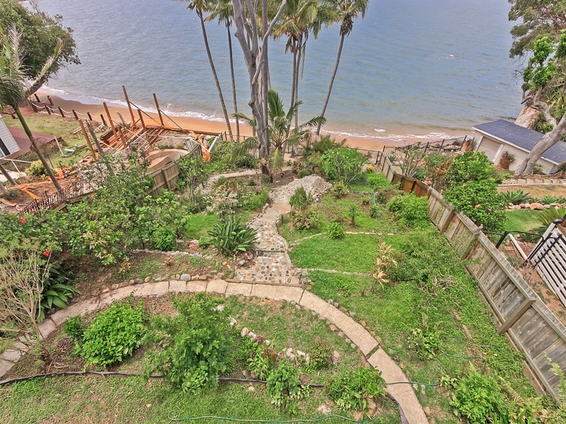 18 Whytecliffe Parade, Woody Point QLD 4019