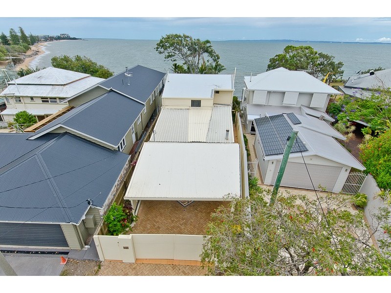 18 Whytecliffe Parade, Woody Point QLD 4019