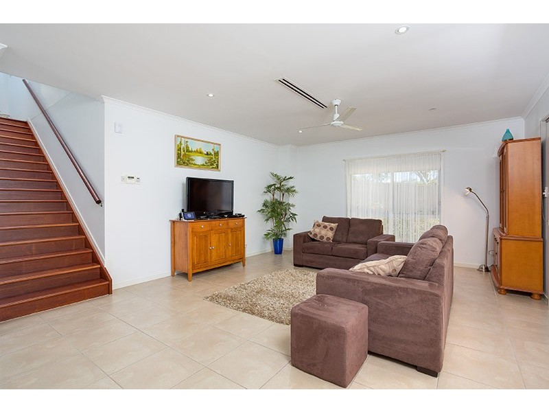 33 Hillside Circuit, Chermside West QLD 4032