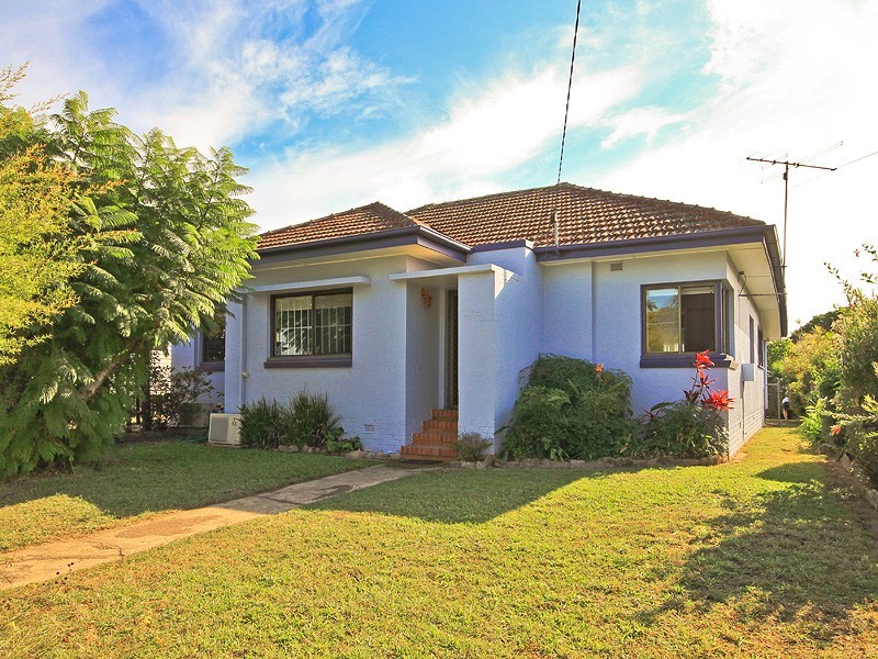 221 Rode Road, Wavell Heights QLD 4012
