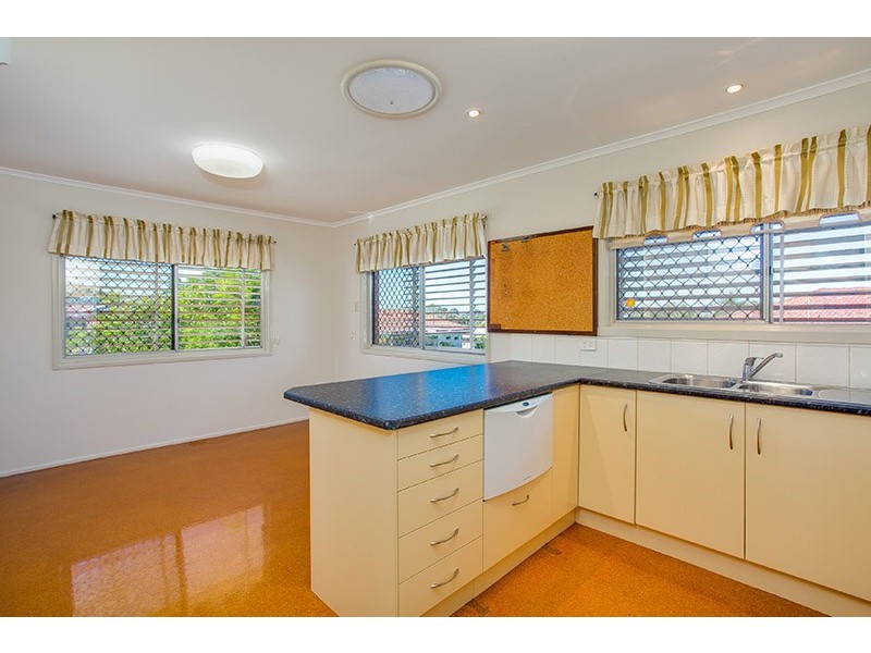 6 Pacific Street, Chermside West QLD 4032