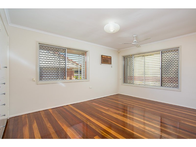 6 Pacific Street, Chermside West QLD 4032