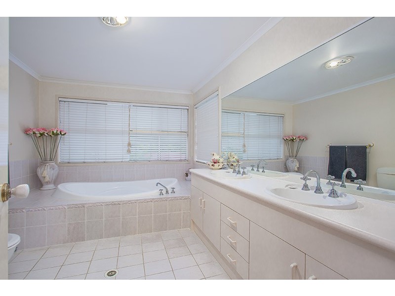 7 Rocklily Court, Chermside West QLD 4032