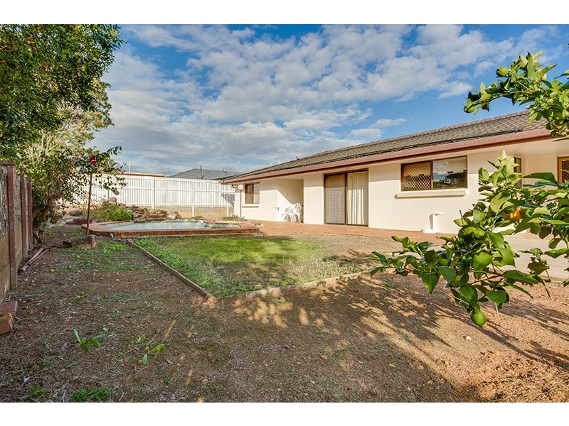 33 Claret Street, Carseldine QLD 4034