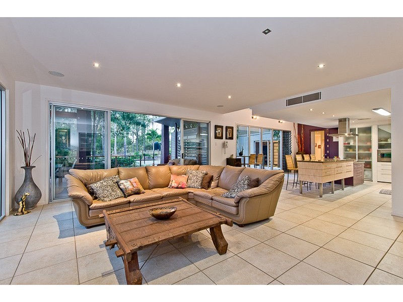 73 Neville Road, Bridgeman Downs QLD 4035