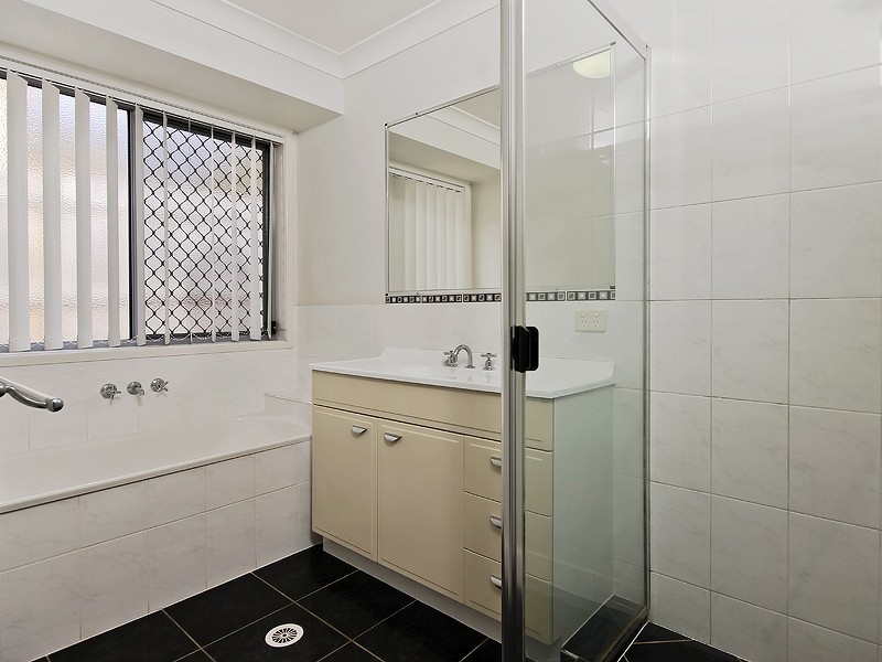 2 Oakwood Road, Warner QLD 4500