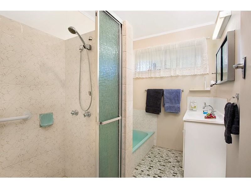 1 Widmark Street, Stafford Heights QLD 4053