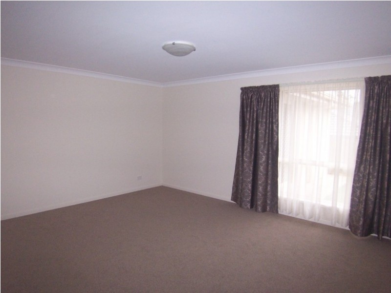 11 Oakwood Road, Warner QLD 4500