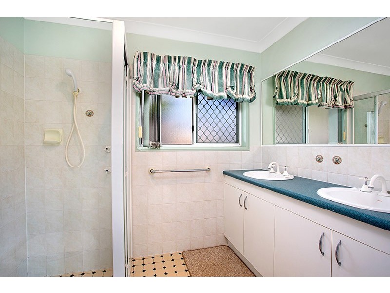 9 Turnberry Crescent, Albany Creek QLD 4035