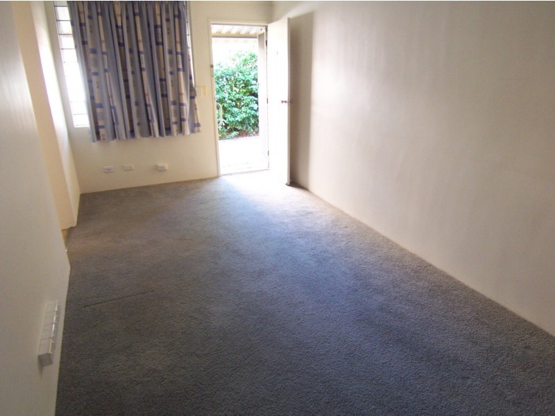 2/3 Parkhill Street, Chermside QLD 4032