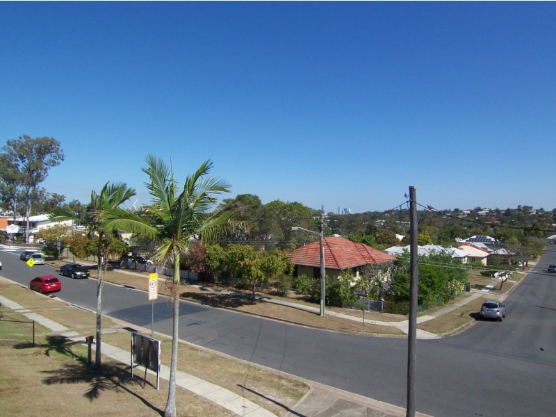 33 Thuruna Street, Stafford QLD 4053