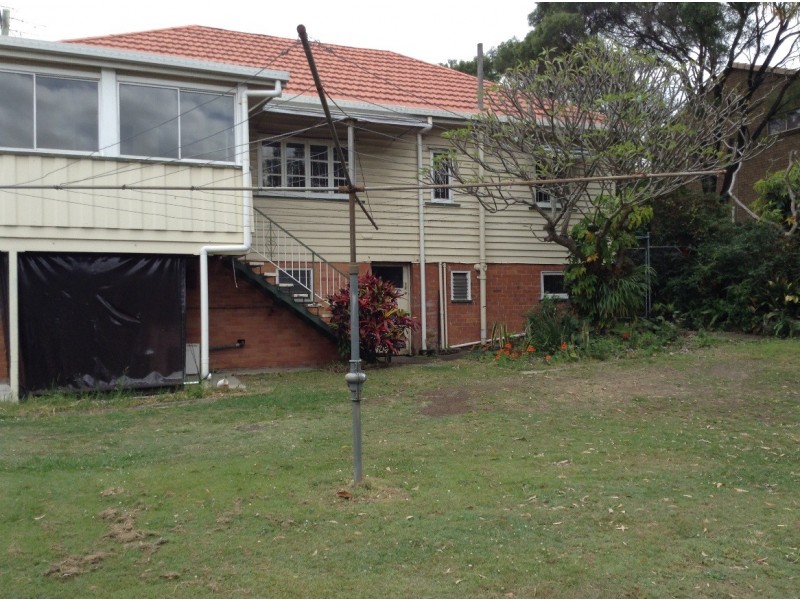 5 Hilltop Avenue, Chermside QLD 4032