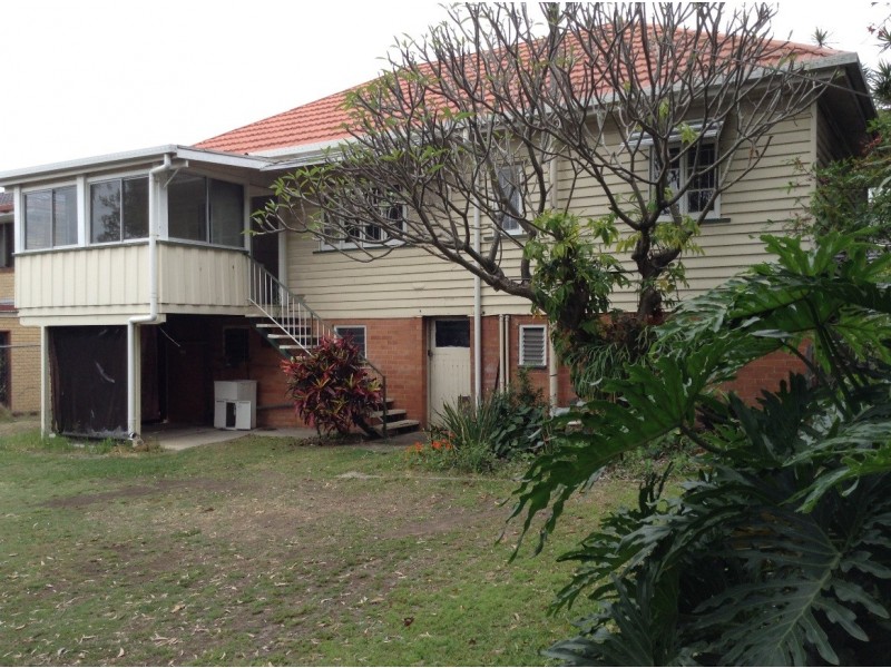 5 Hilltop Avenue, Chermside QLD 4032