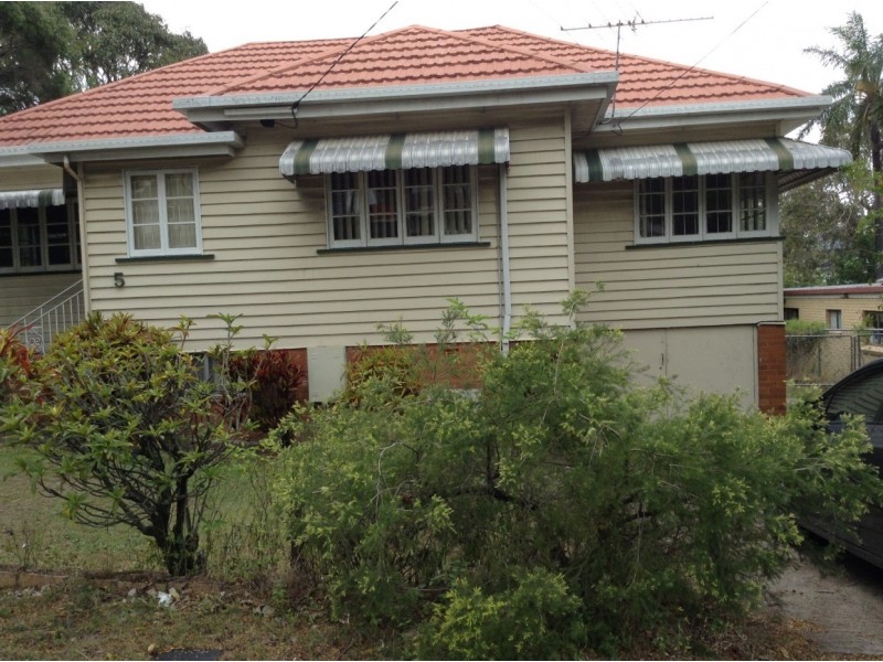 5 Hilltop Avenue, Chermside QLD 4032