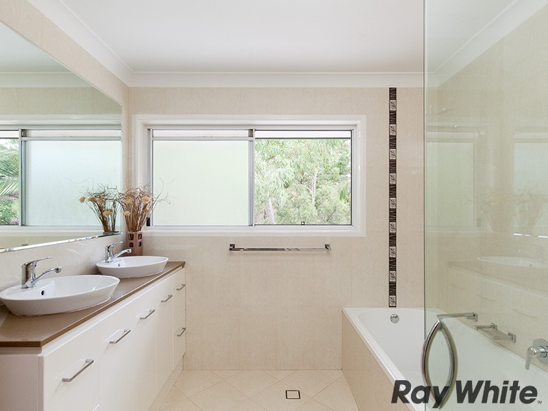 22 Peppermint Drive, Cashmere QLD 4500