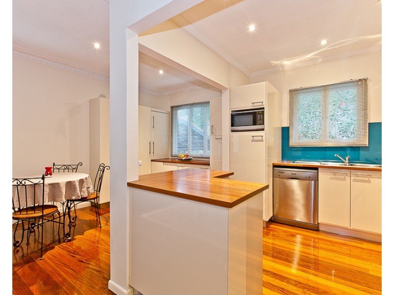 16 Glenhaven Street, Kedron QLD 4031