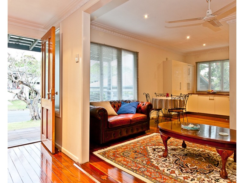 16 Glenhaven Street, Kedron QLD 4031