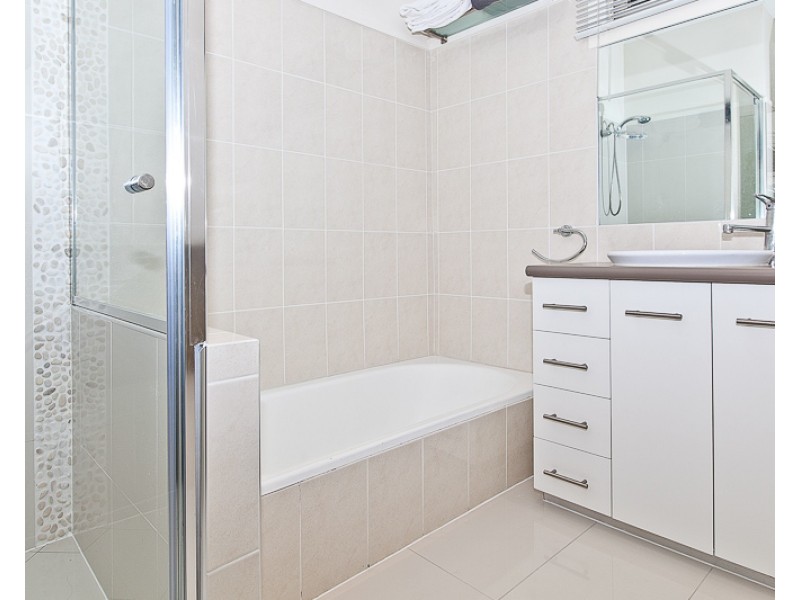 16 Glenhaven Street, Kedron QLD 4031