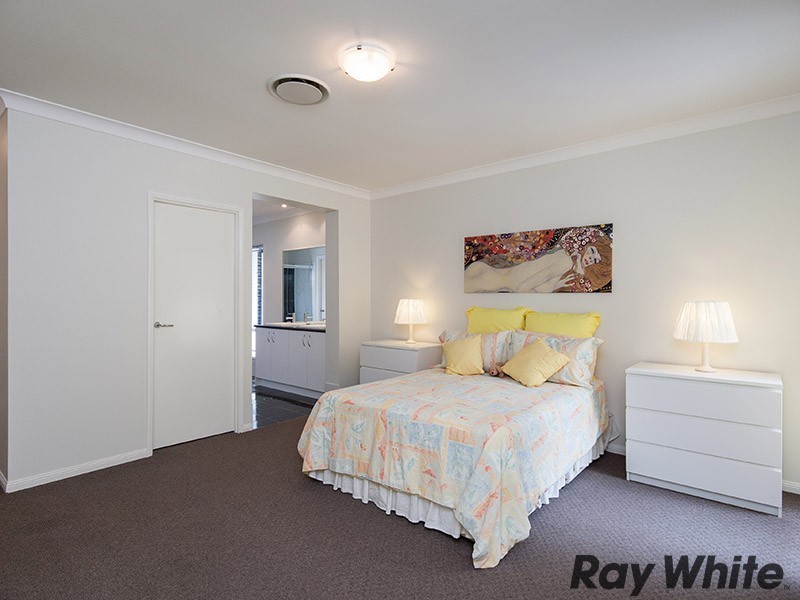 33 Raynbird Place, Carseldine QLD 4034