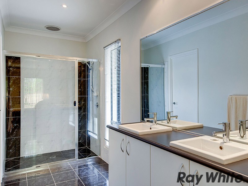 33 Raynbird Place, Carseldine QLD 4034