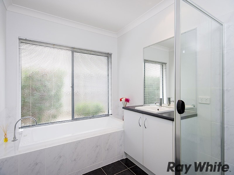 33 Raynbird Place, Carseldine QLD 4034