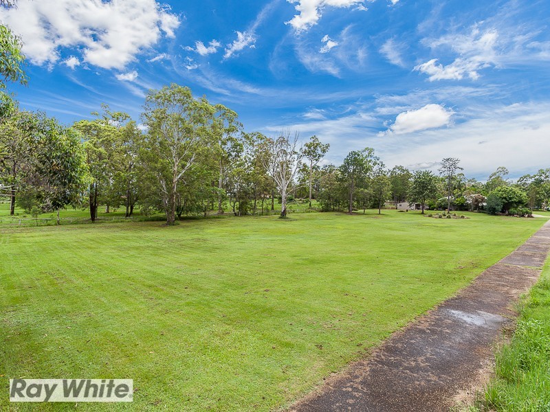 22 Bronson Street, Bridgeman Downs QLD 4035