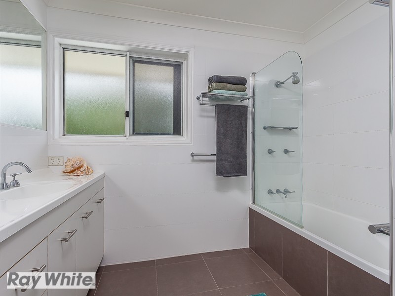 22 Bronson Street, Bridgeman Downs QLD 4035