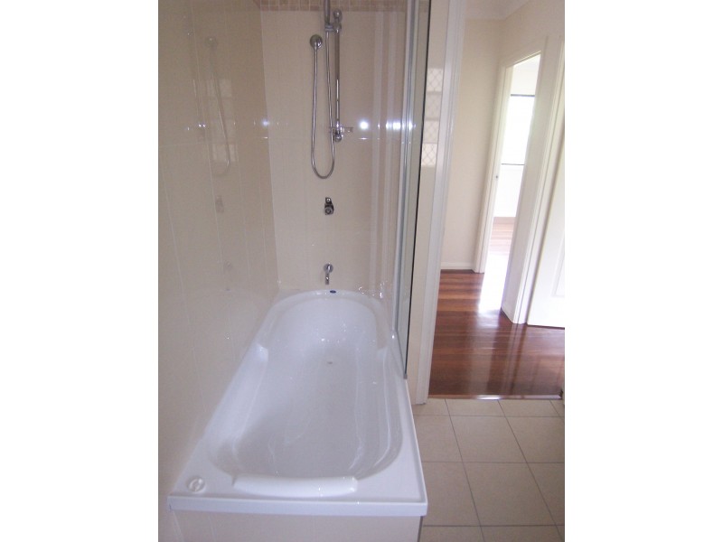 17 Curwen Terrace, Chermside QLD 4032