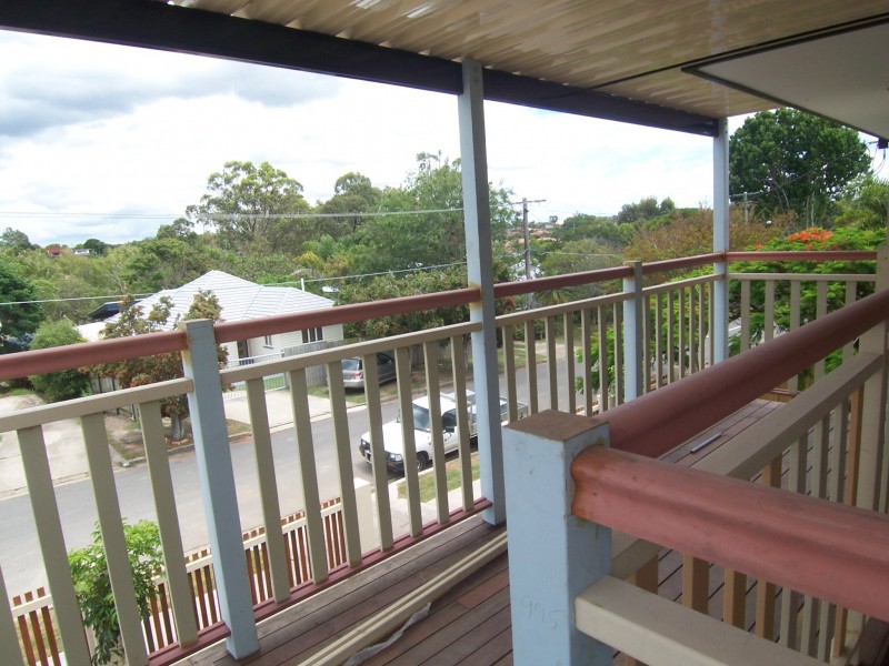 17 Curwen Terrace, Chermside QLD 4032