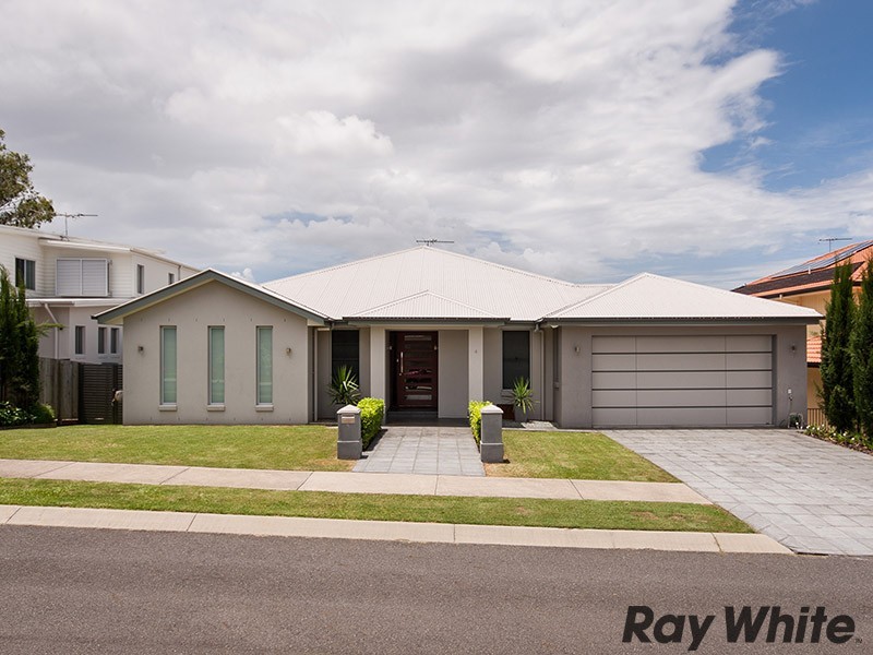 4 Dewberry Place, Bridgeman Downs QLD 4035