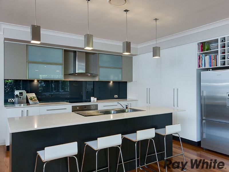 4 Dewberry Place, Bridgeman Downs QLD 4035