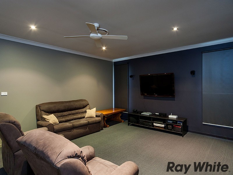 4 Dewberry Place, Bridgeman Downs QLD 4035