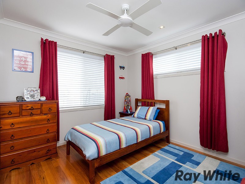 4 Dewberry Place, Bridgeman Downs QLD 4035