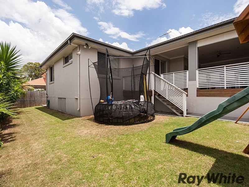 4 Dewberry Place, Bridgeman Downs QLD 4035