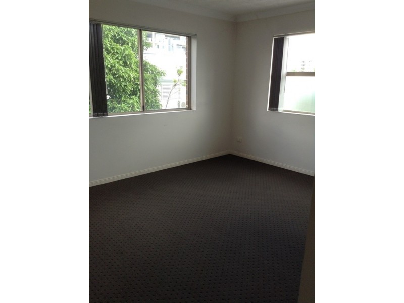 4/11-15 Greenbank Street, Chermside QLD 4032