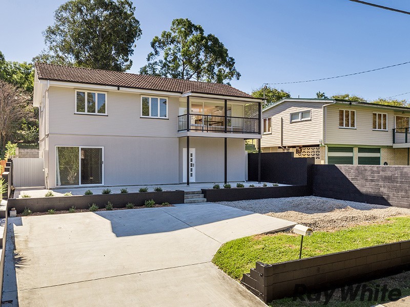 20 Redbourne Street, Chermside West QLD 4032