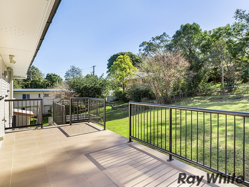 20 Redbourne Street, Chermside West QLD 4032