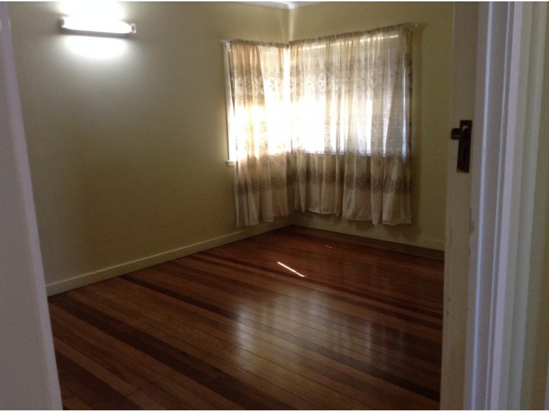 12 Alleena Street, Chermside QLD 4032