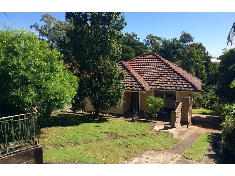 54 Oxley Drive, Holland Park QLD 4121