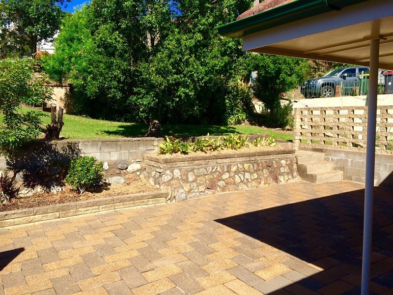 54 Oxley Drive, Holland Park QLD 4121