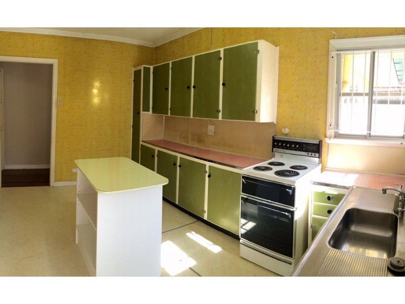 54 Oxley Drive, Holland Park QLD 4121