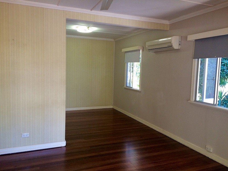 54 Oxley Drive, Holland Park QLD 4121