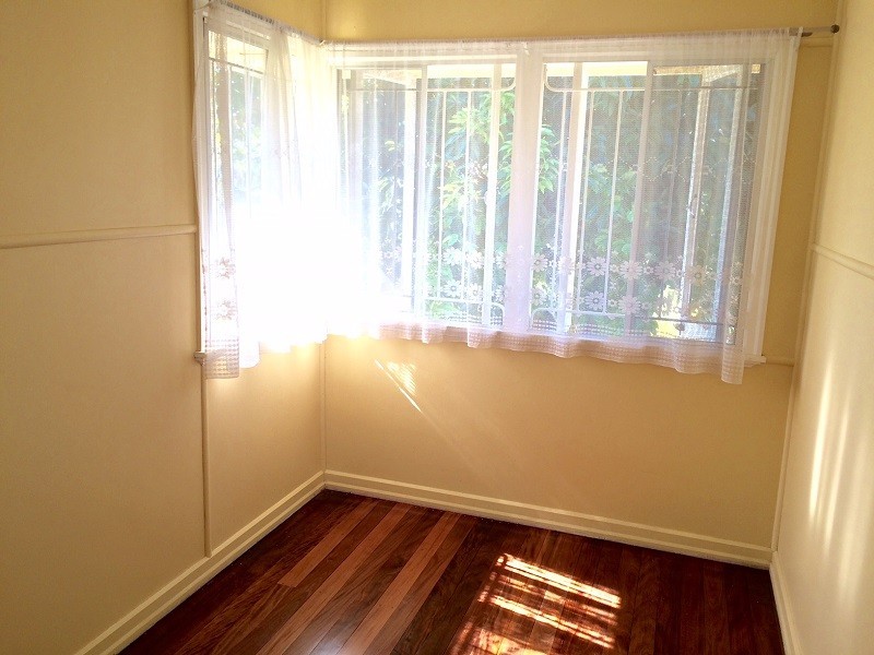 54 Oxley Drive, Holland Park QLD 4121