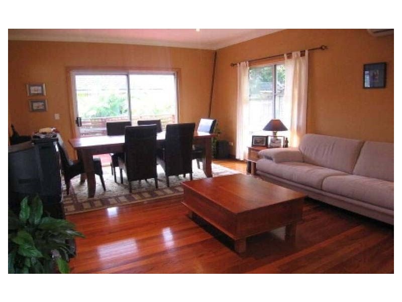 19 Curwen Terrace, Chermside QLD 4032