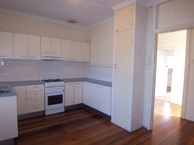 8 Waroon Street, Stafford QLD 4053