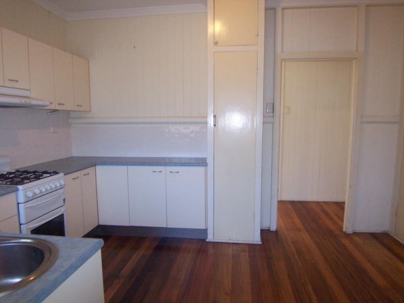 8 Waroon Street, Stafford QLD 4053