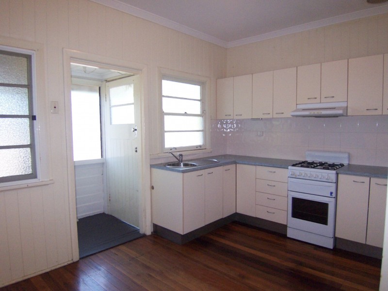 8 Waroon Street, Stafford QLD 4053