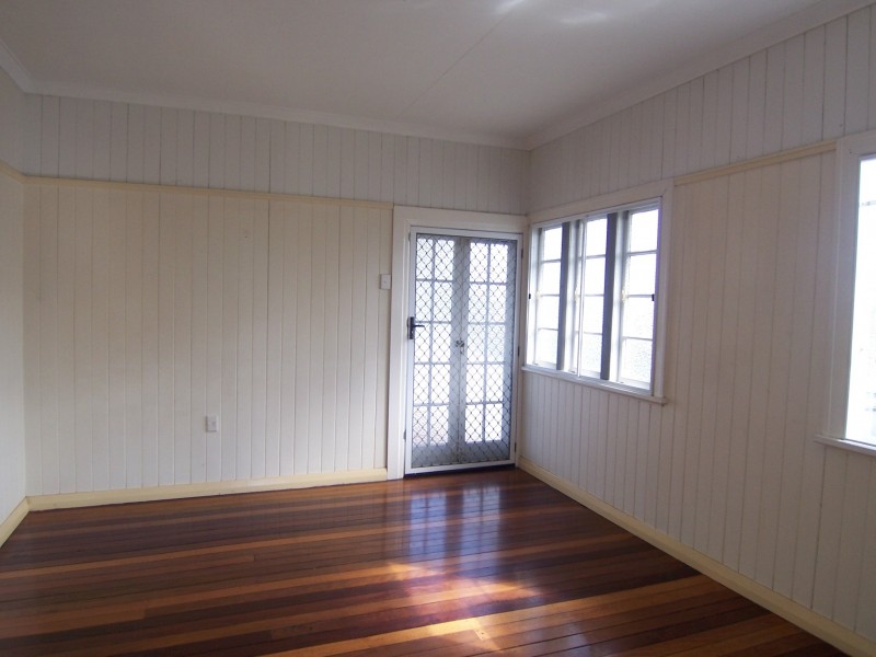 8 Waroon Street, Stafford QLD 4053