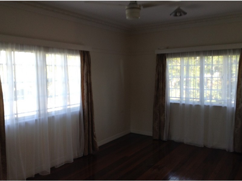 63 Twelfth Avenue, Kedron QLD 4031